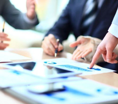 AI服务器收入激增，工业富联业绩靓丽，但行业价格战风险隐现